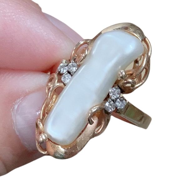 Vintage .585 14K Solid Yellow Gold Baroque Pearl & Diamond Estate Ring Sz 8.5 - Picture 2 of 12